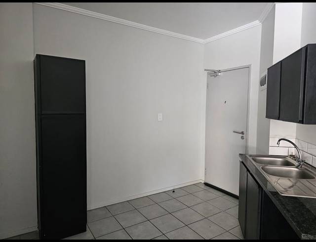2 BEDROOM PROPERTY TO RENT IN FLORIDA